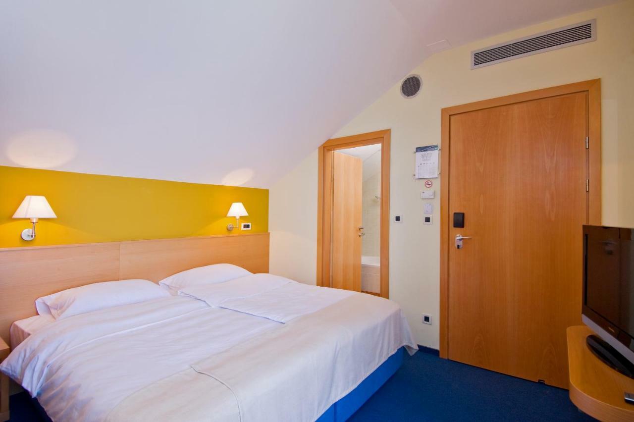 Hotel Saudade Gradac  Εξωτερικό φωτογραφία